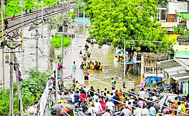 Andhra floods claim 15 lives, affect 4.48 lakh people